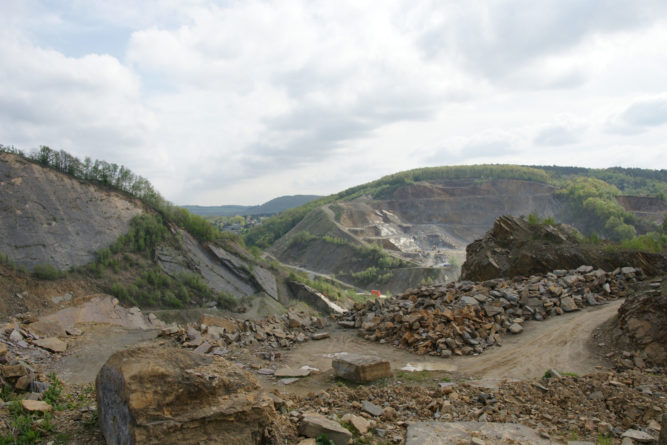 ベルギー、コンドローツ地方の砿山