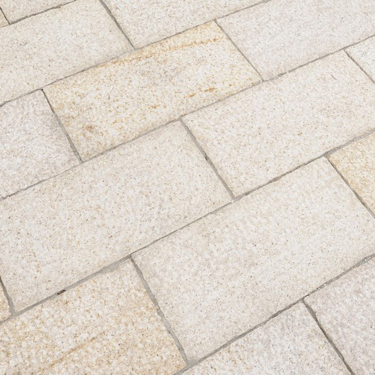 御影板石 錆 五面ノミギリ仕上げ | 造園資材館