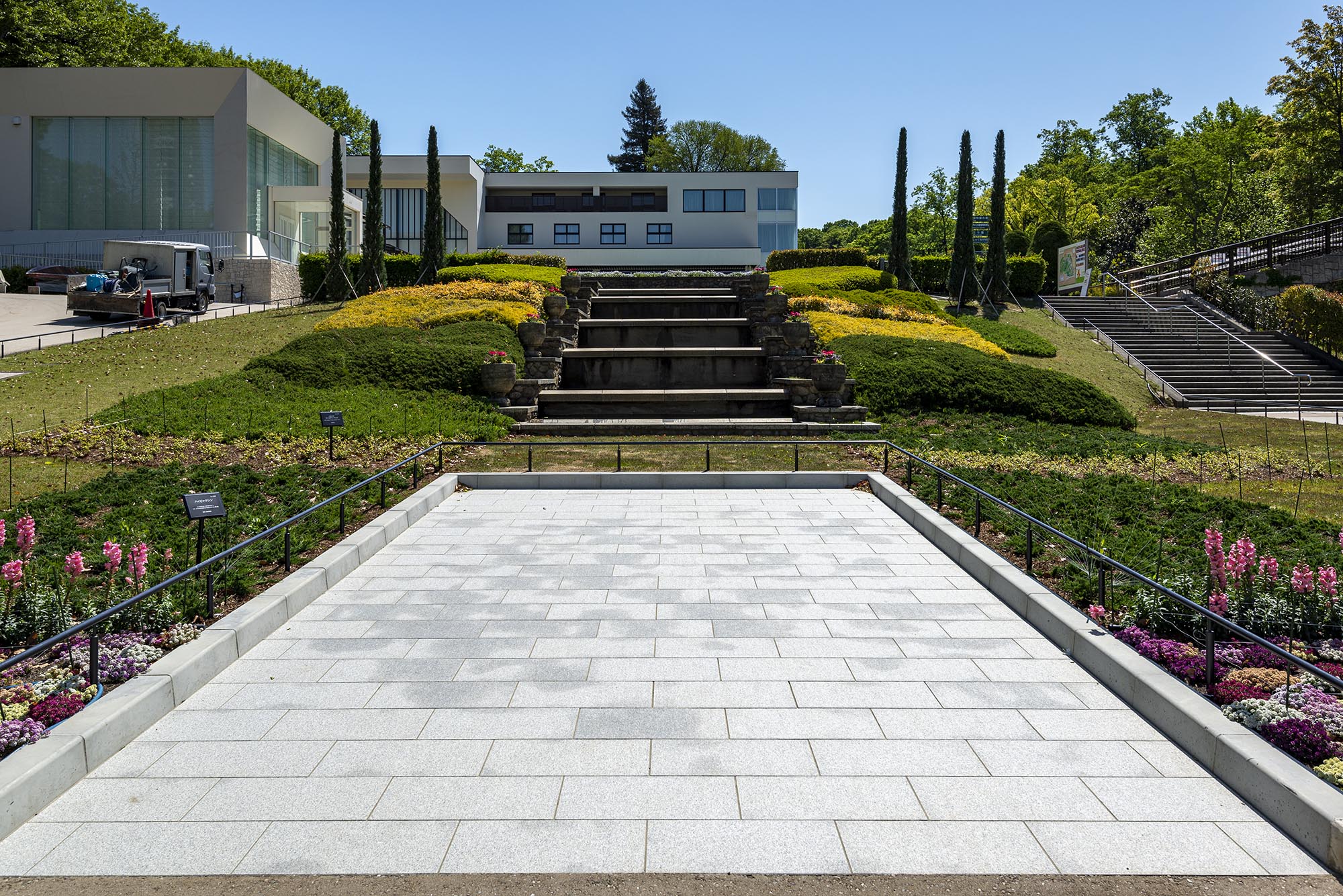 中国産御影板石 白 一面バーナー仕上げ | 造園資材館