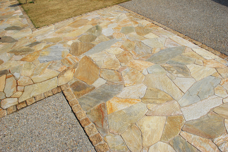 クォーツサイト乱形 ミックスゴールド | 造園資材館