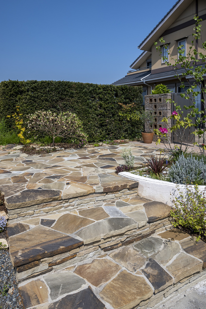 ノーブルストーン 乱形 | 造園資材館