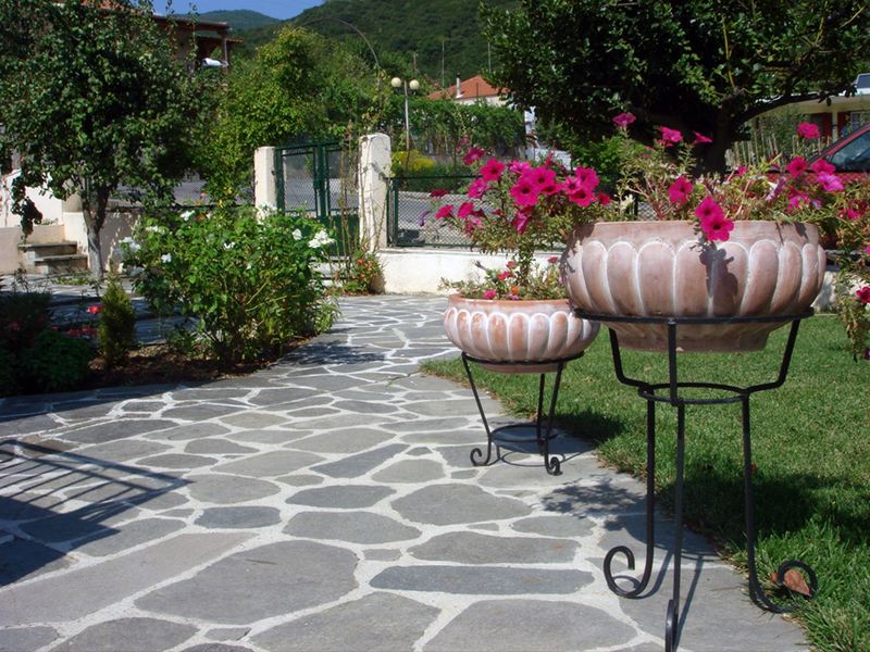 トラキアストーン乱形 カバラス大盤 | 造園資材館