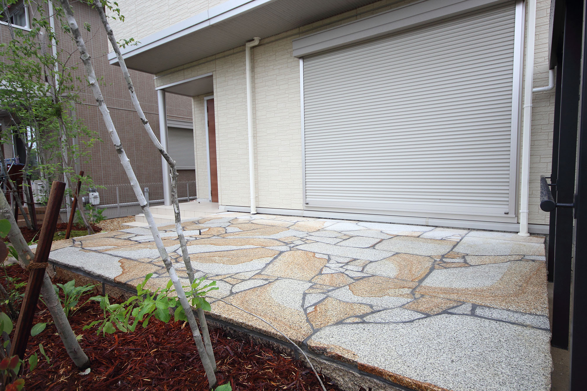 ソフトーン 白錆混合 ショット仕上げ | 造園資材館