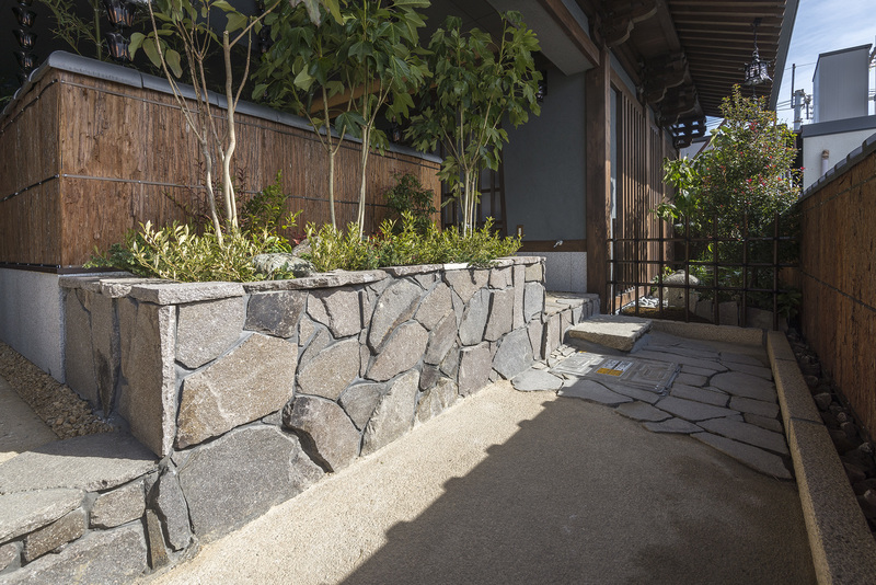 丹波鉄平石(割丹波) | 造園資材館