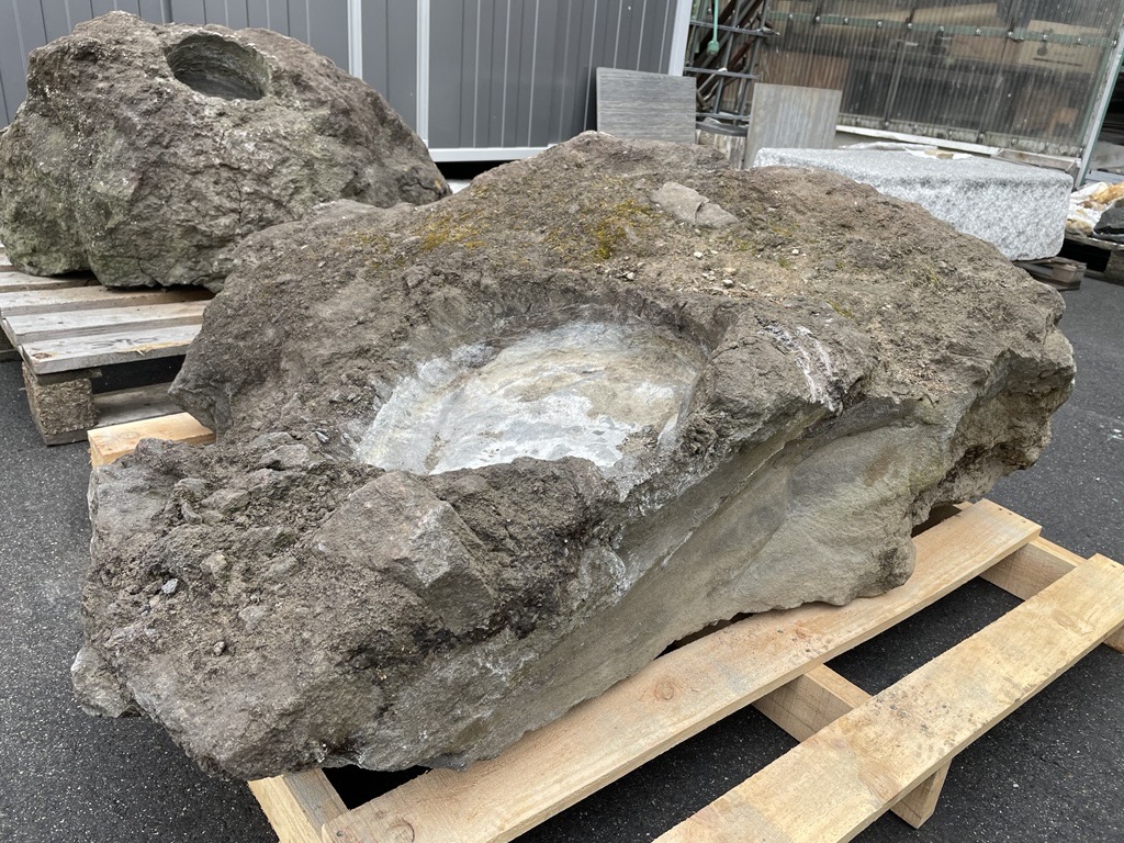 富士石 溶岩 水鉢 ミカン彫り | 造園資材館